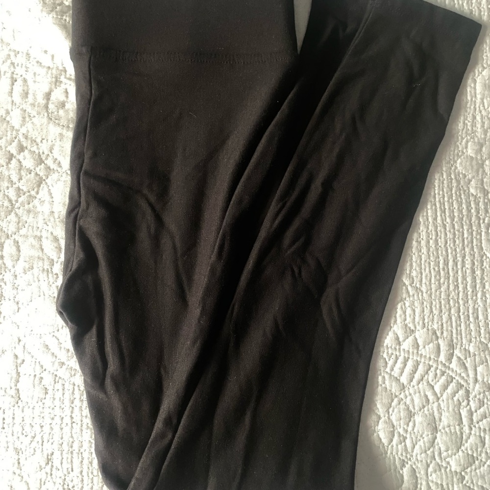 Lou & Grey SignatureSoft Black Leggings